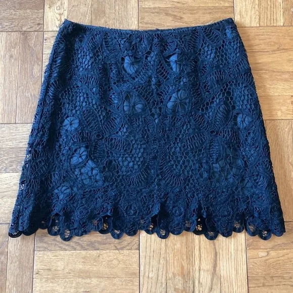 100% linen lace skirt, dark black, lined, 8