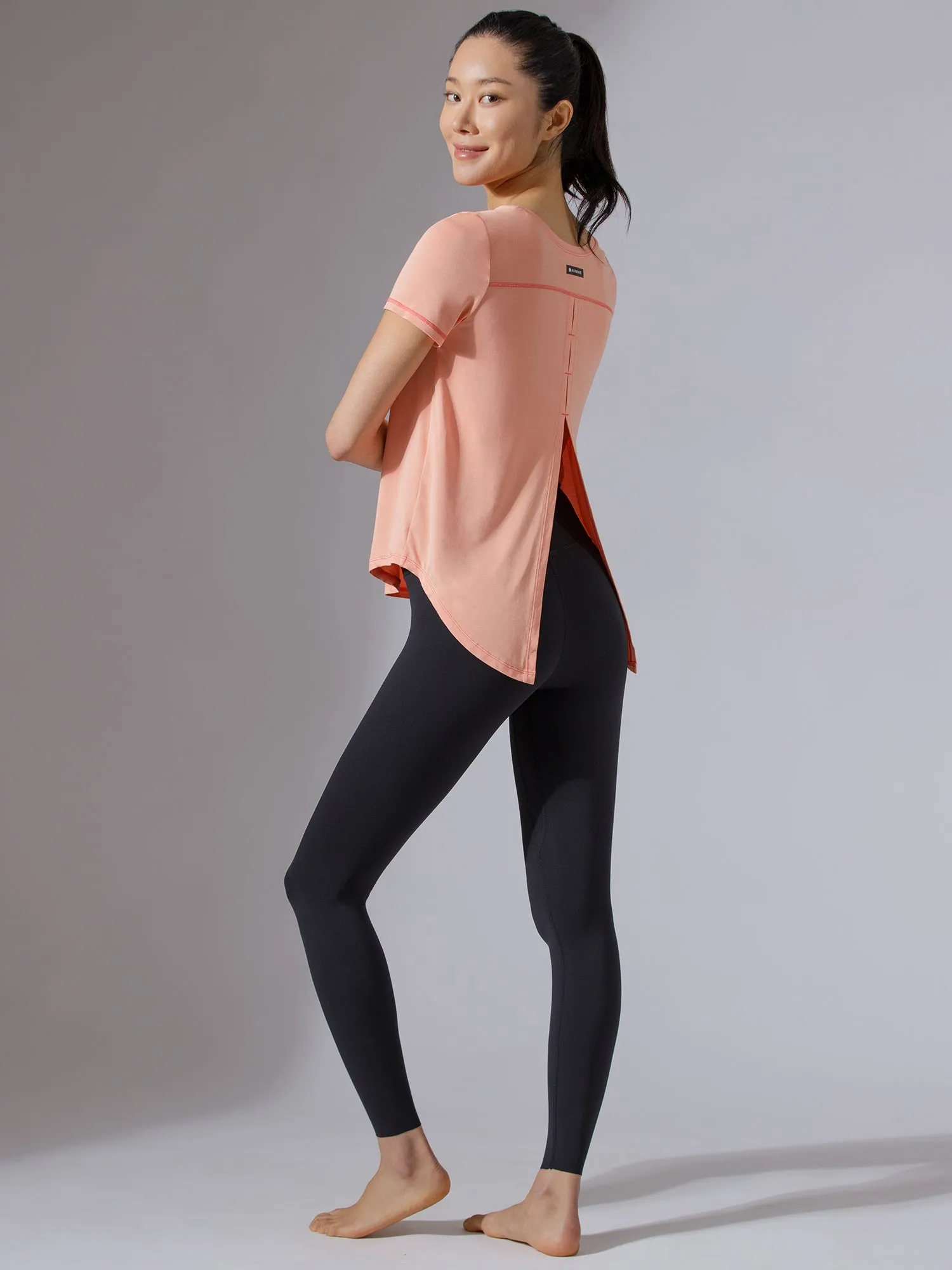 BACK TIE EVERYDAY SHORT SLEEVE TEE