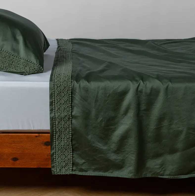 Bria Flat Sheet with Novola Lace
