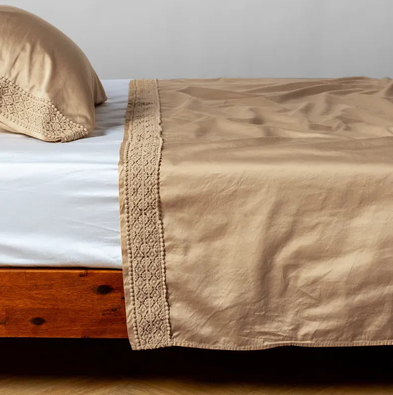 Bria Flat Sheet with Novola Lace