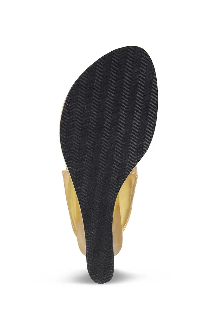 Classic High K Wedge Camel