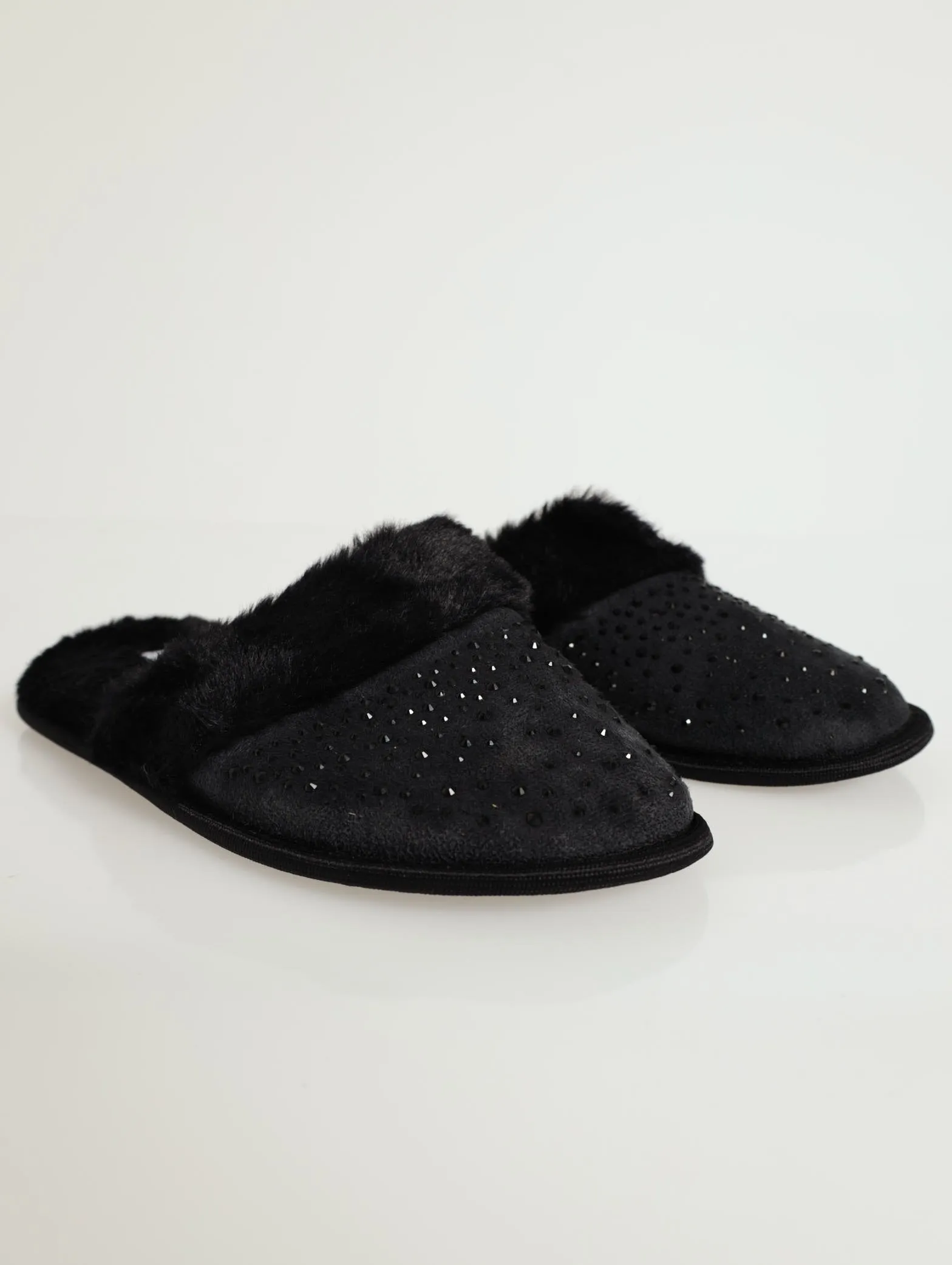 Closed Toe Full Embellished Slipper With Fur - Black