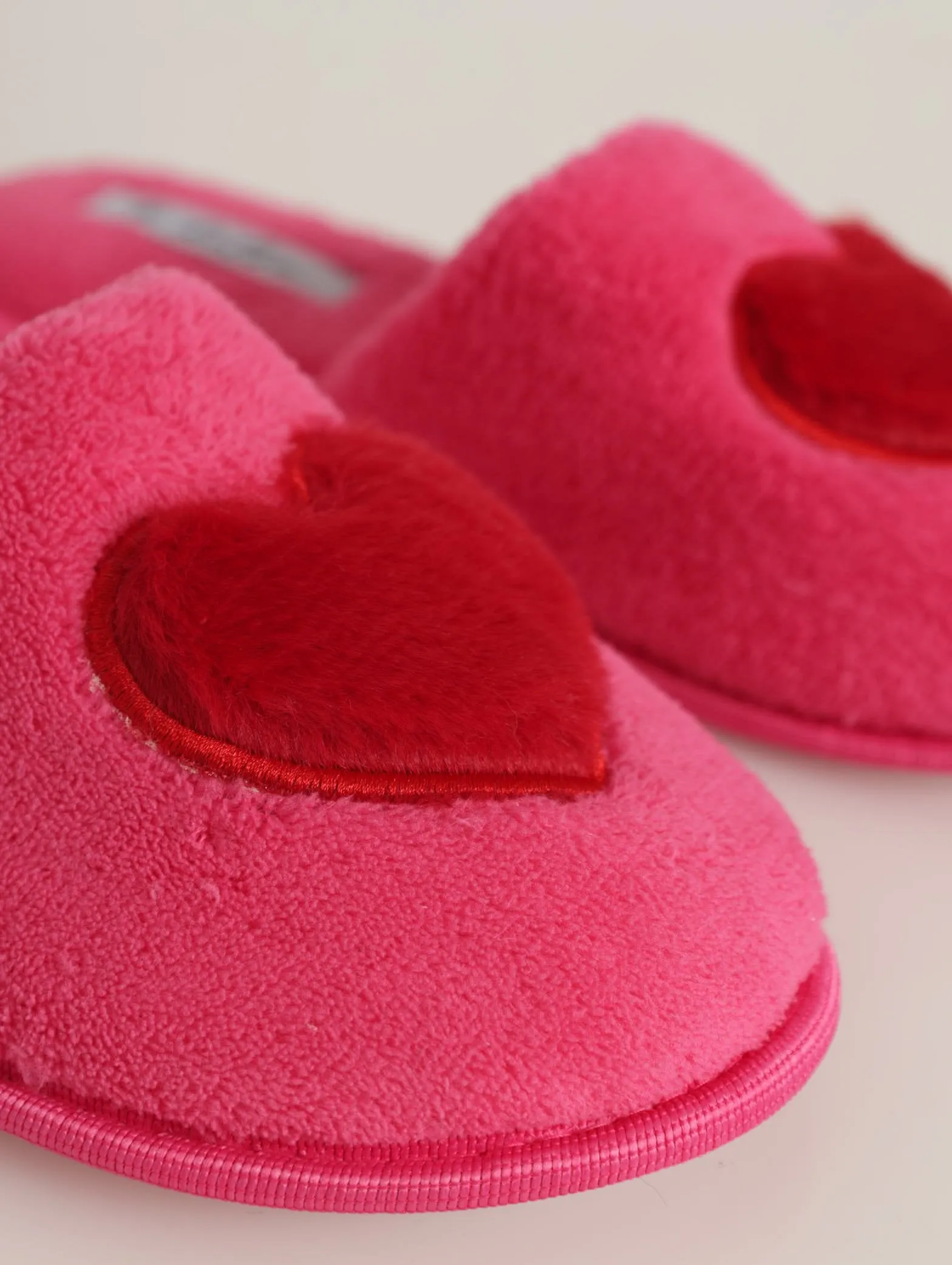 Closed Toe Heart Slipper - Pink
