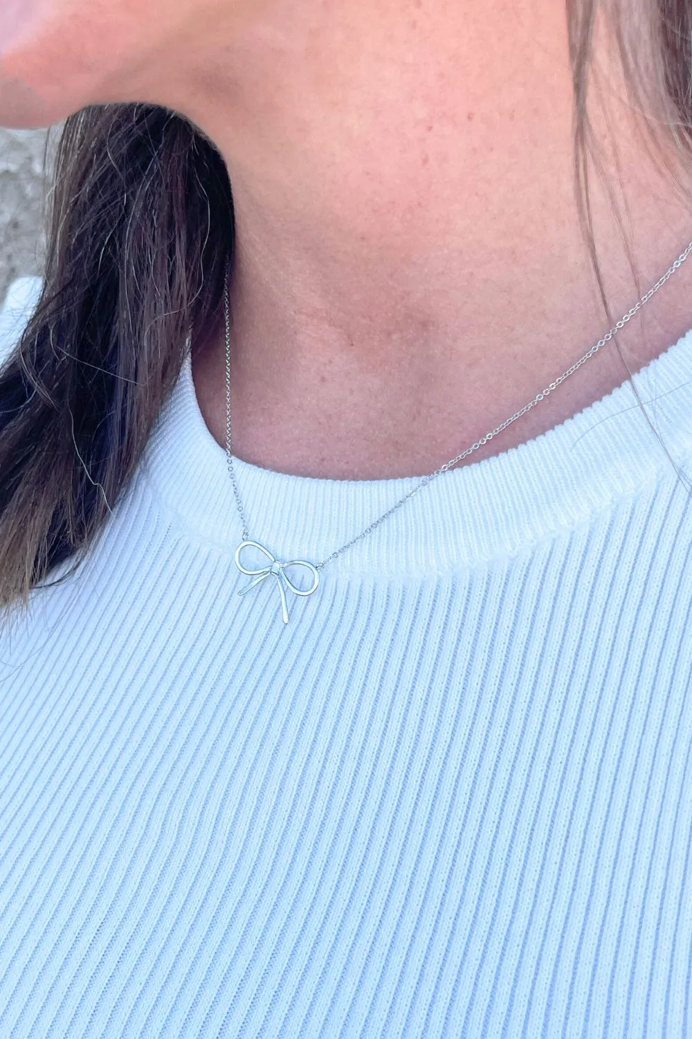 Dainty Bow Necklace