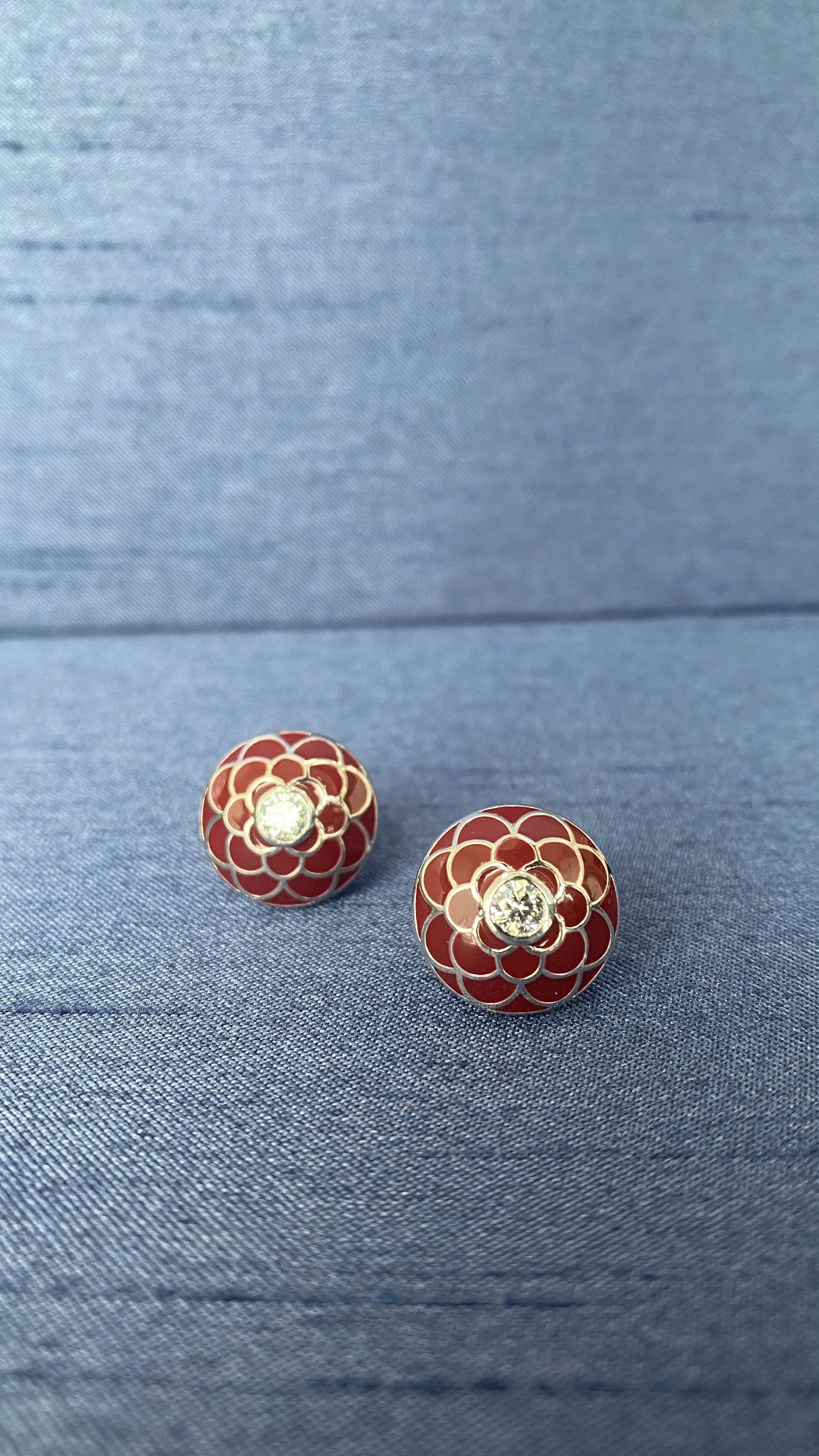Design Enamel Earrings with Round Diamonds