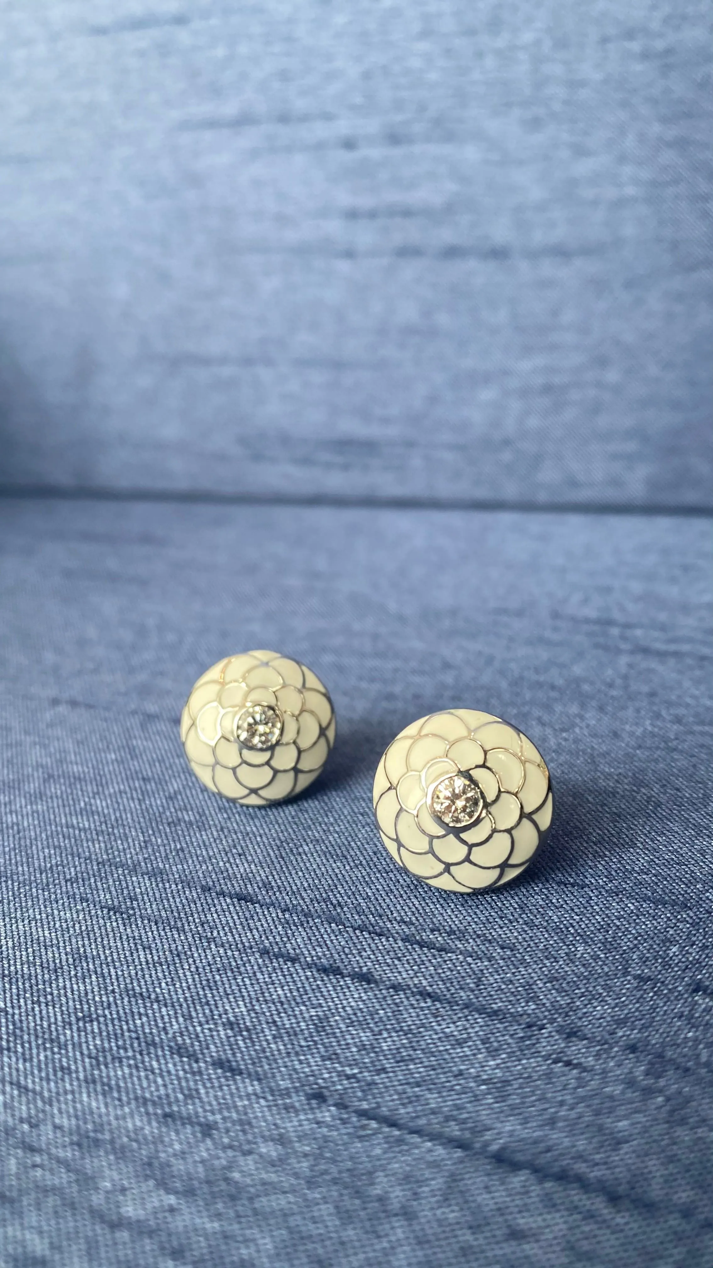 Design Enamel Earrings with Round Diamonds
