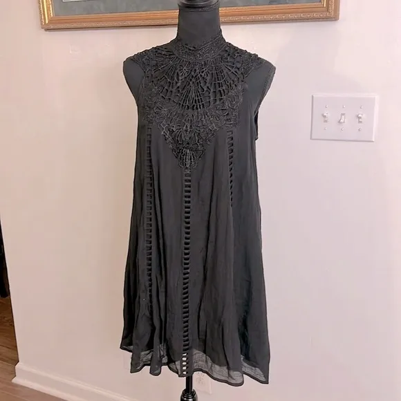 Entro Babydoll Midi with Back Keyhole Button, Sz. S.