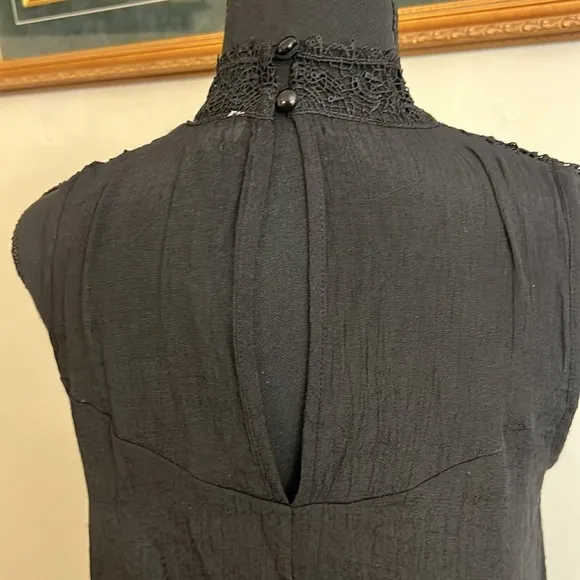 Entro Babydoll Midi with Back Keyhole Button, Sz. S.