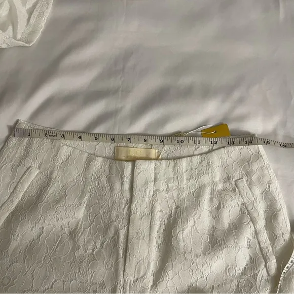 Floral white lace women’s shorts