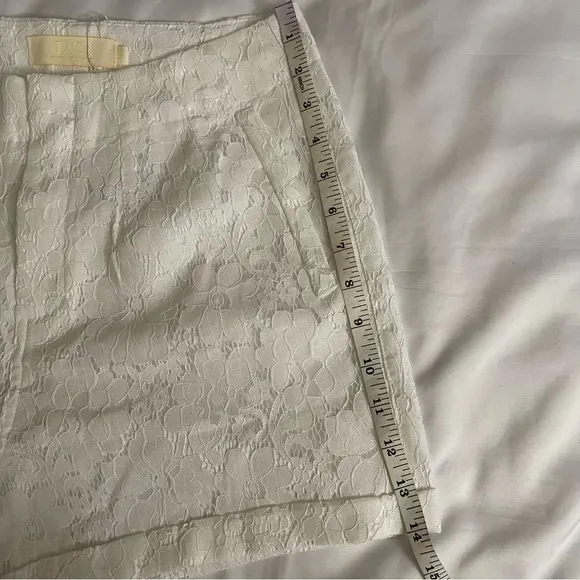 Floral white lace women’s shorts