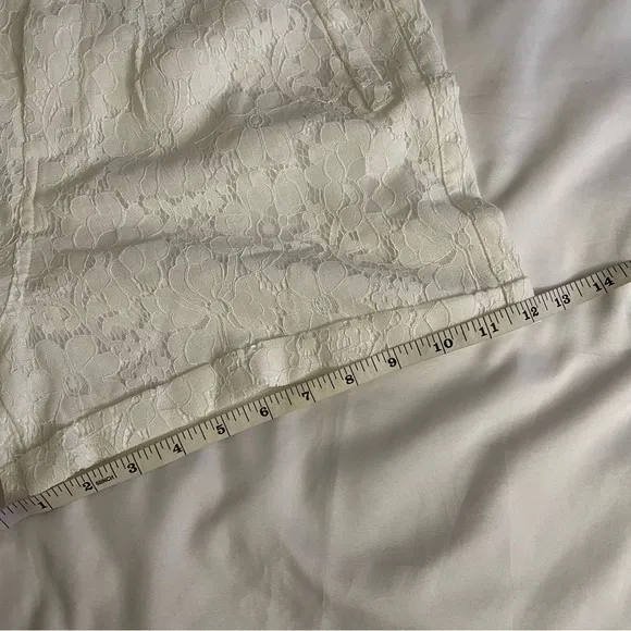 Floral white lace women’s shorts