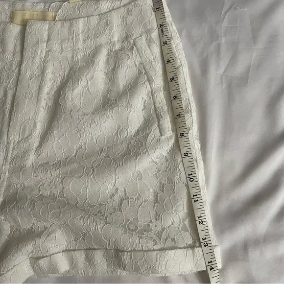 Floral white lace women’s shorts