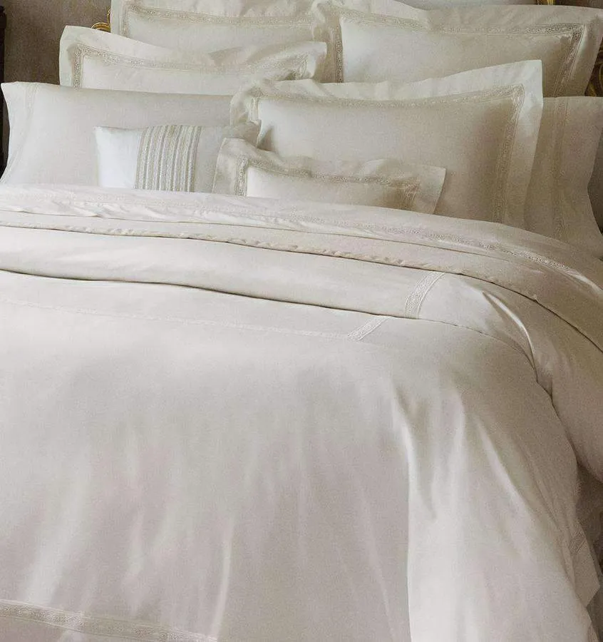 Giza 45 Lace Pillowcase Pair by Sferra