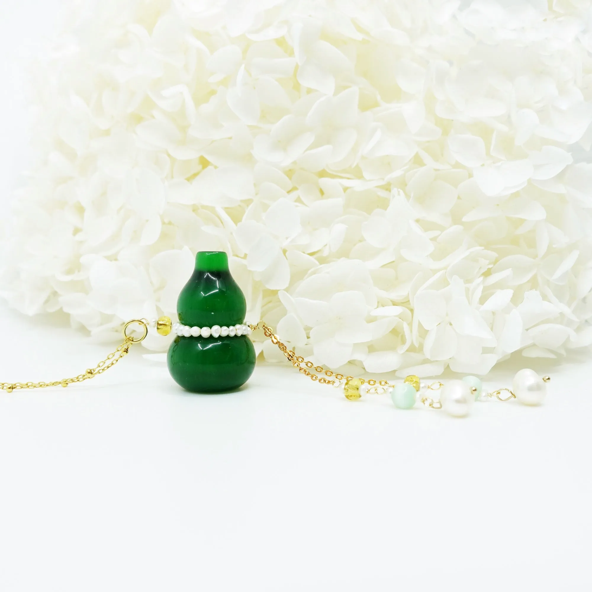 Green Cateye Hulu Gourd Pendant Necklace