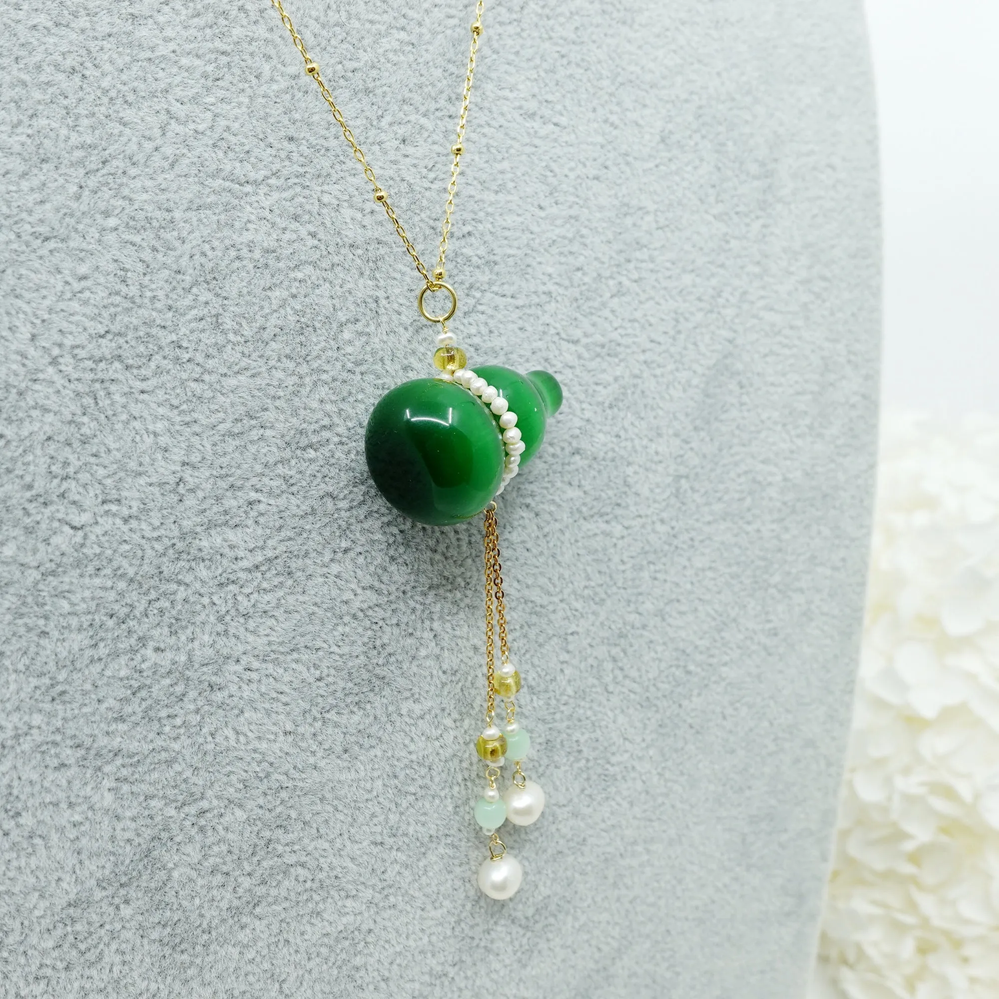 Green Cateye Hulu Gourd Pendant Necklace