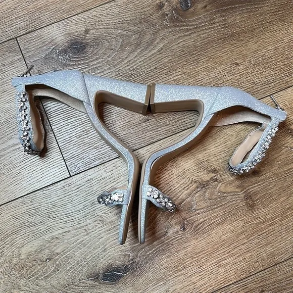 Jewel by Badgley Mischka Odessa Block Heel Sandals Size 8 1/2