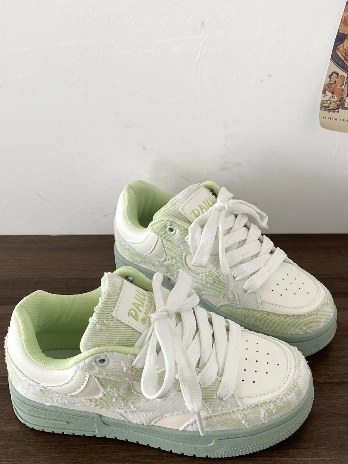 Lace Up Round Toe Platform Sneakers