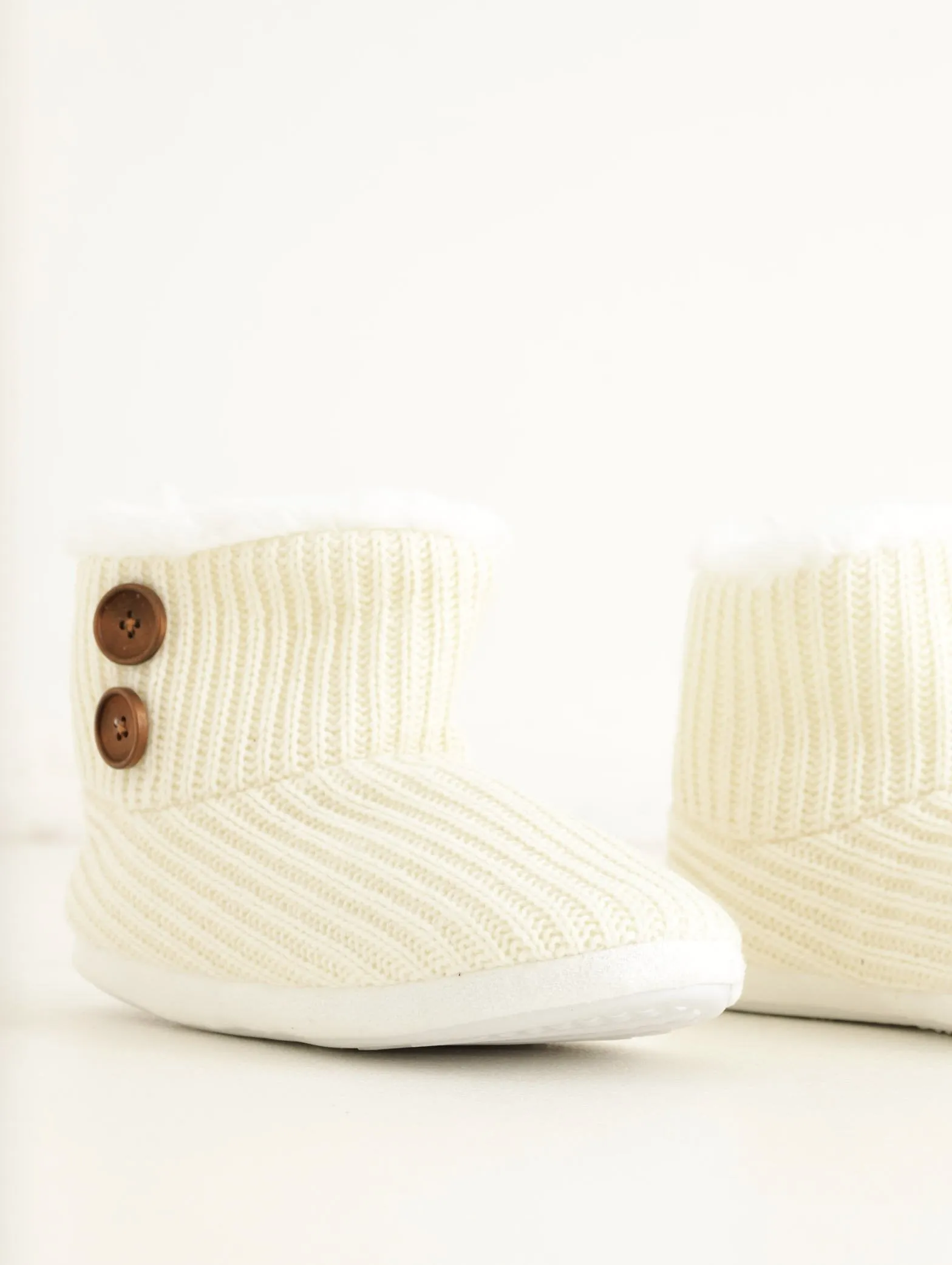 Ladies Knitted Pom Pom Bootie - White