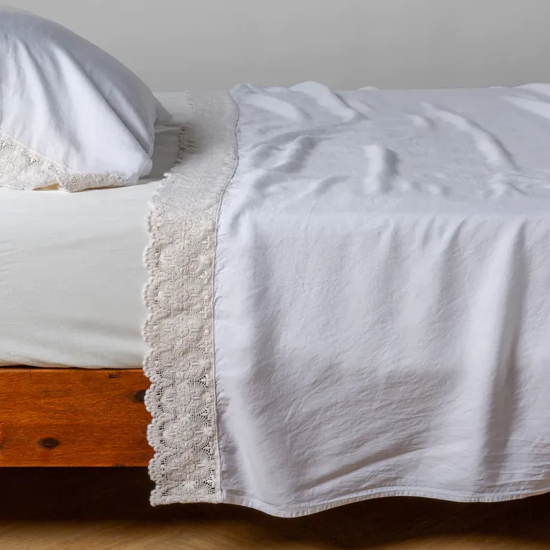 Madera Luxe Flat Sheet with Donella Lace