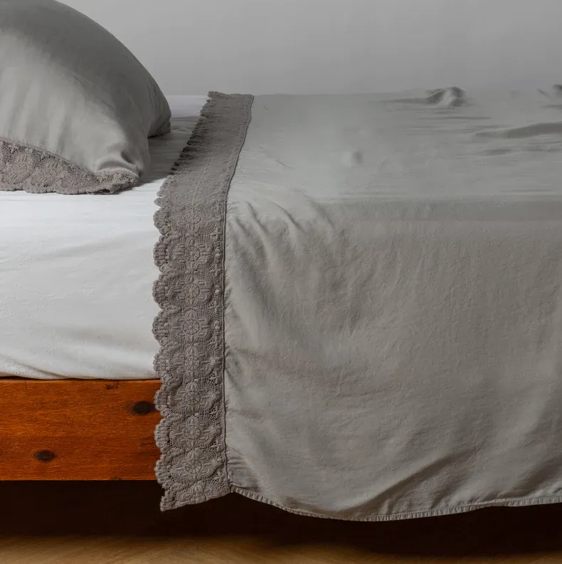 Madera Luxe Flat Sheet with Donella Lace
