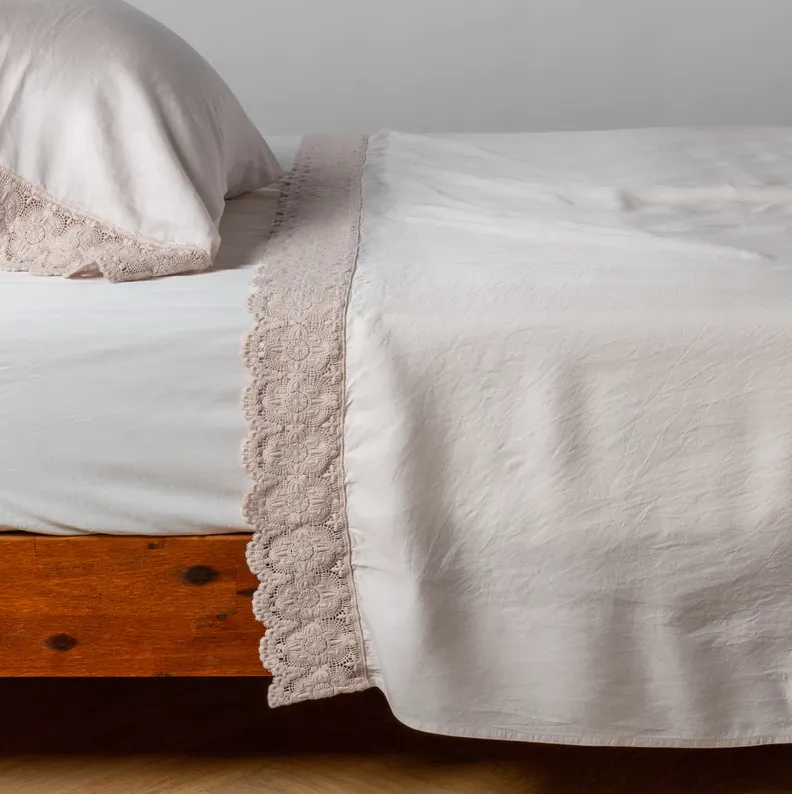Madera Luxe Flat Sheet with Donella Lace