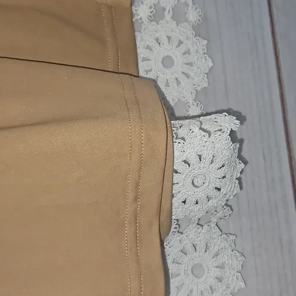 MICHEAL Micheal Kors White Floral Medallion Lace Skirt - Size Small