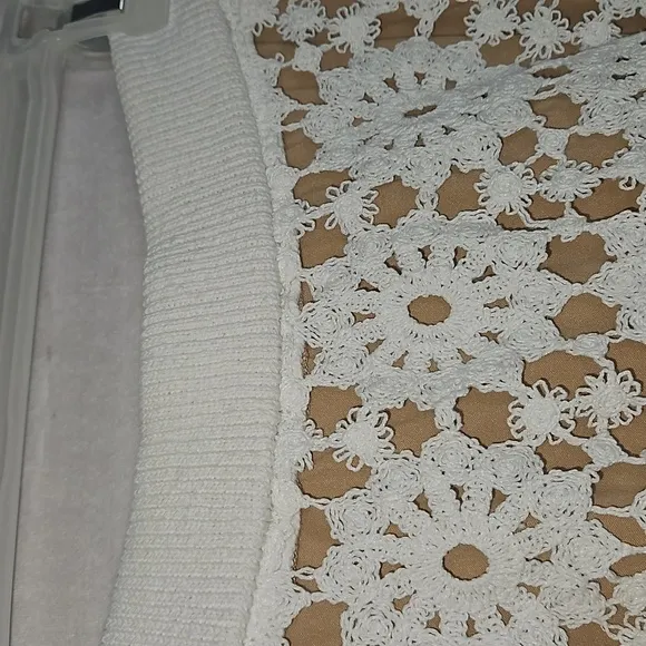 MICHEAL Micheal Kors White Floral Medallion Lace Skirt - Size Small