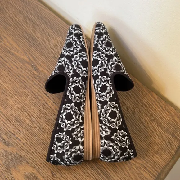 NEW TOMS Darcy Flats Size 9.5