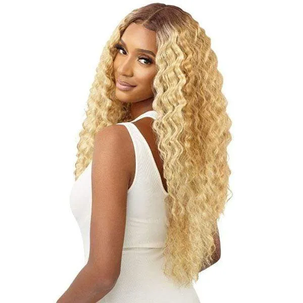 Outre Synthetic Sleeklay Part HD Lace Front Wig - DONATELLA