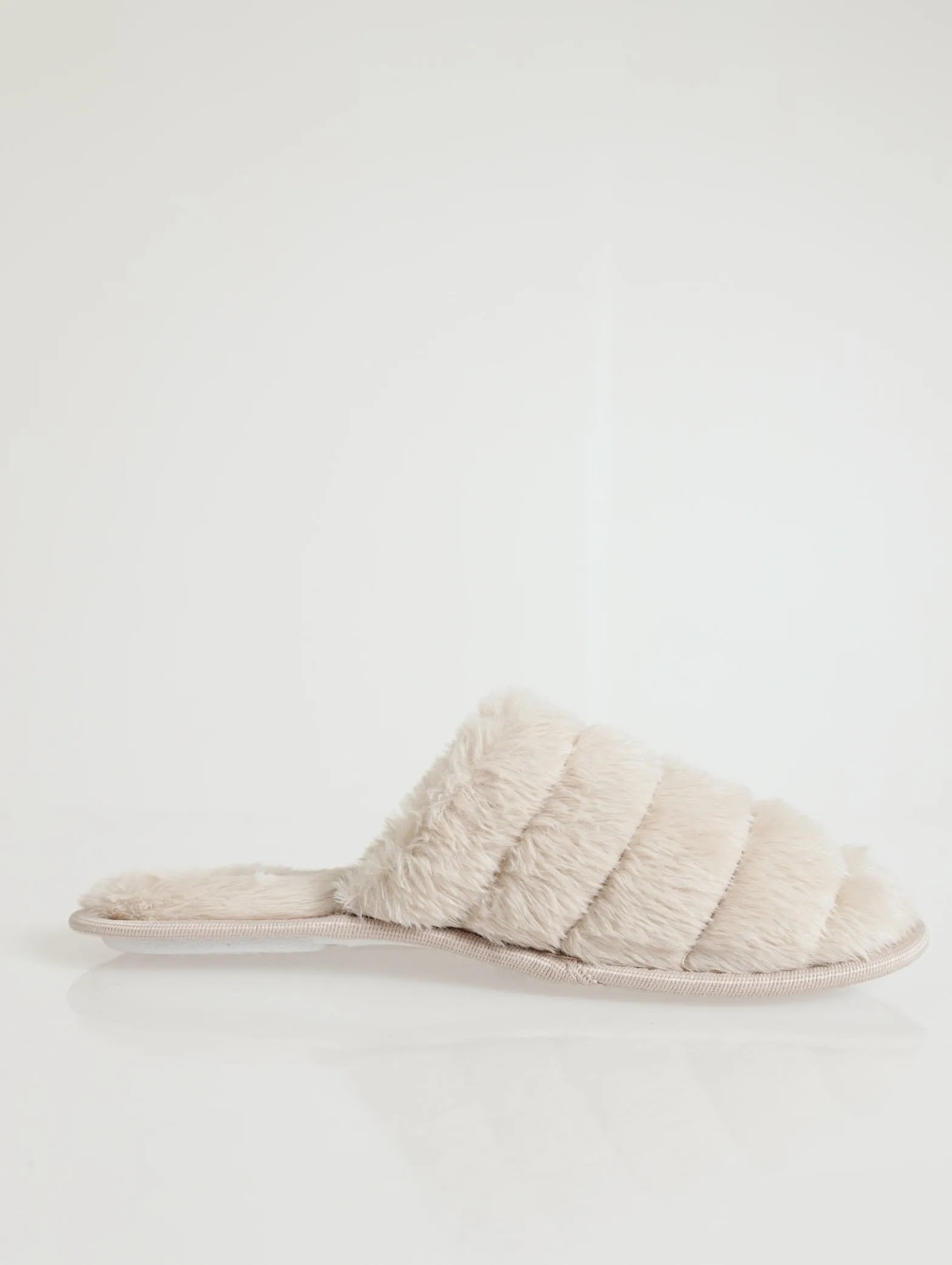 Quilted Closed Toe Slipper - Taupe