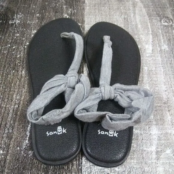 SANUK Black Gray Thong Sandal Sz W 6