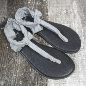 SANUK Black Gray Thong Sandal Sz W 6