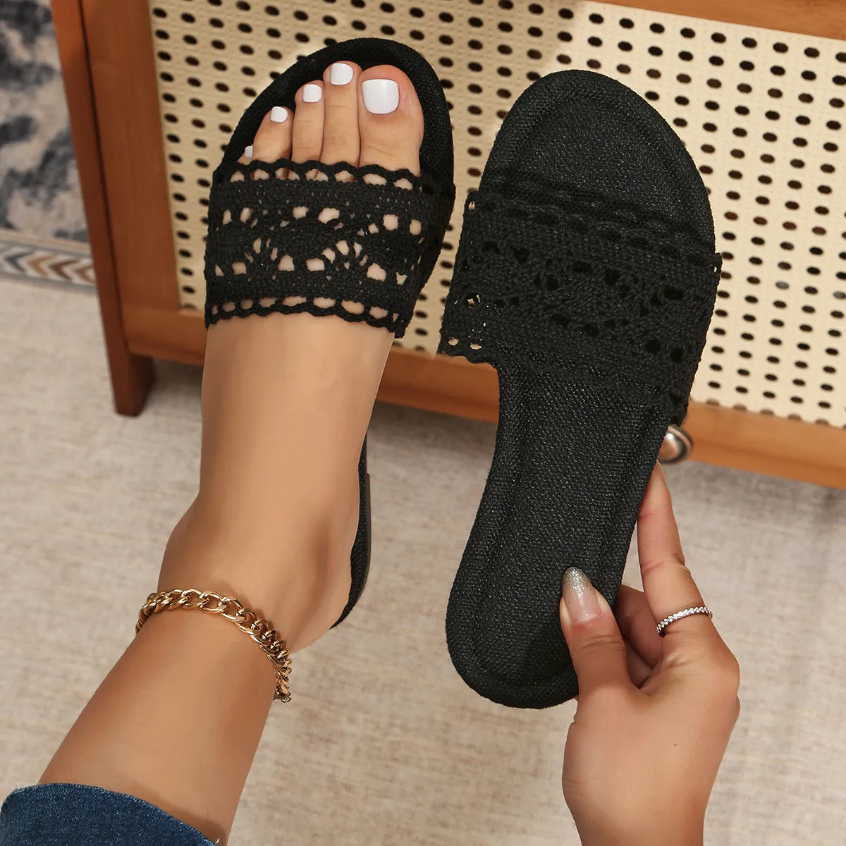 Solid Color Breathable Slippers