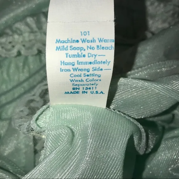 Vintage 1980s Movie Star Light Green Nightgown