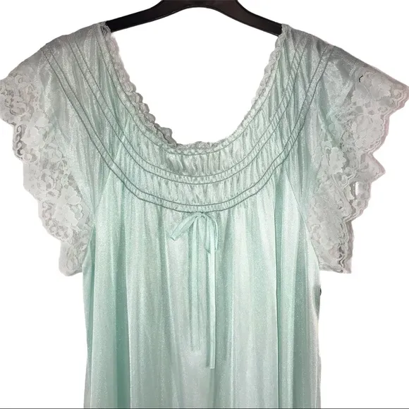 Vintage 1980s Movie Star Light Green Nightgown