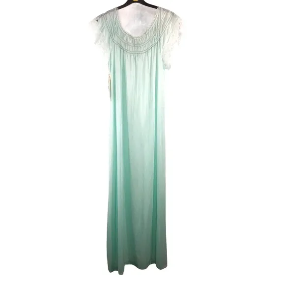 Vintage 1980s Movie Star Light Green Nightgown