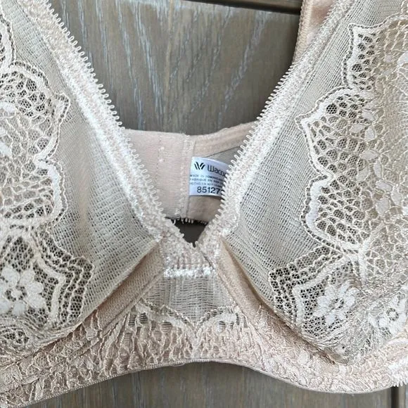Wacoal Take The Plunge Underwire Bra Beige Lace 34 DD NWOT