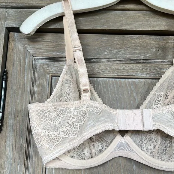 Wacoal Take The Plunge Underwire Bra Beige Lace 34 DD NWOT