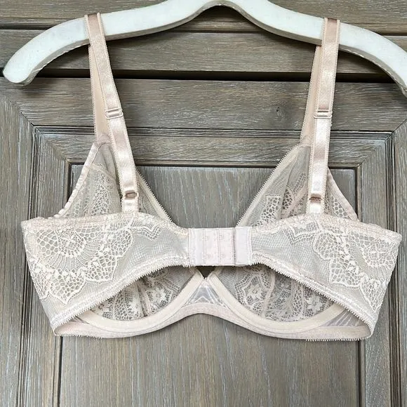 Wacoal Take The Plunge Underwire Bra Beige Lace 34 DD NWOT